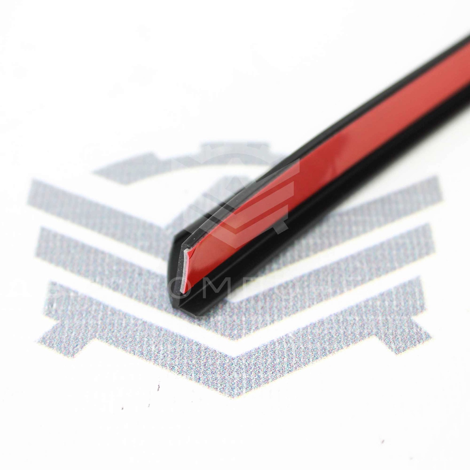 Водосток (дефлектор лобового стекла) универсальный