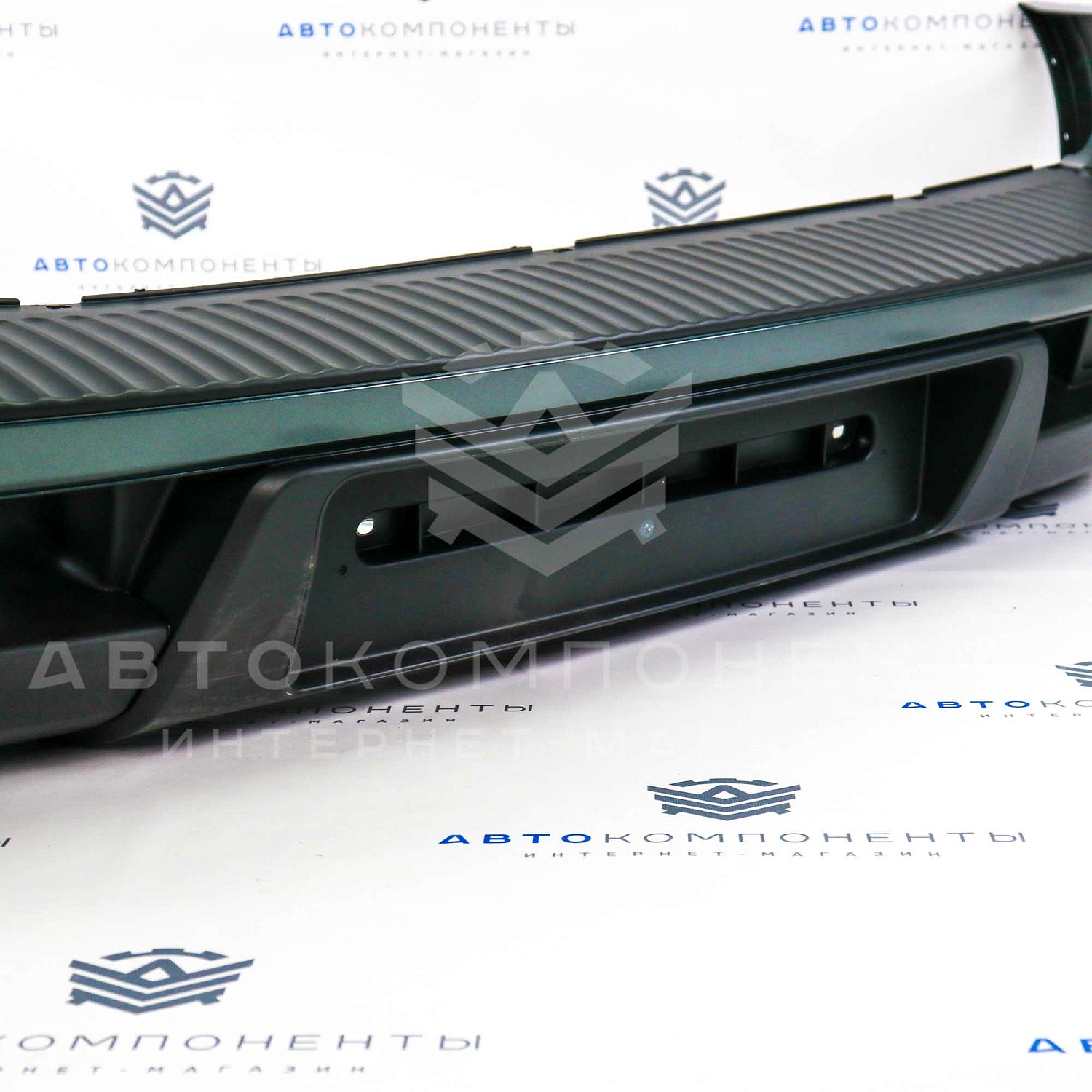 Задний бампер Бертоне (рестайлинг) Шевроле Нива в цвет кузова