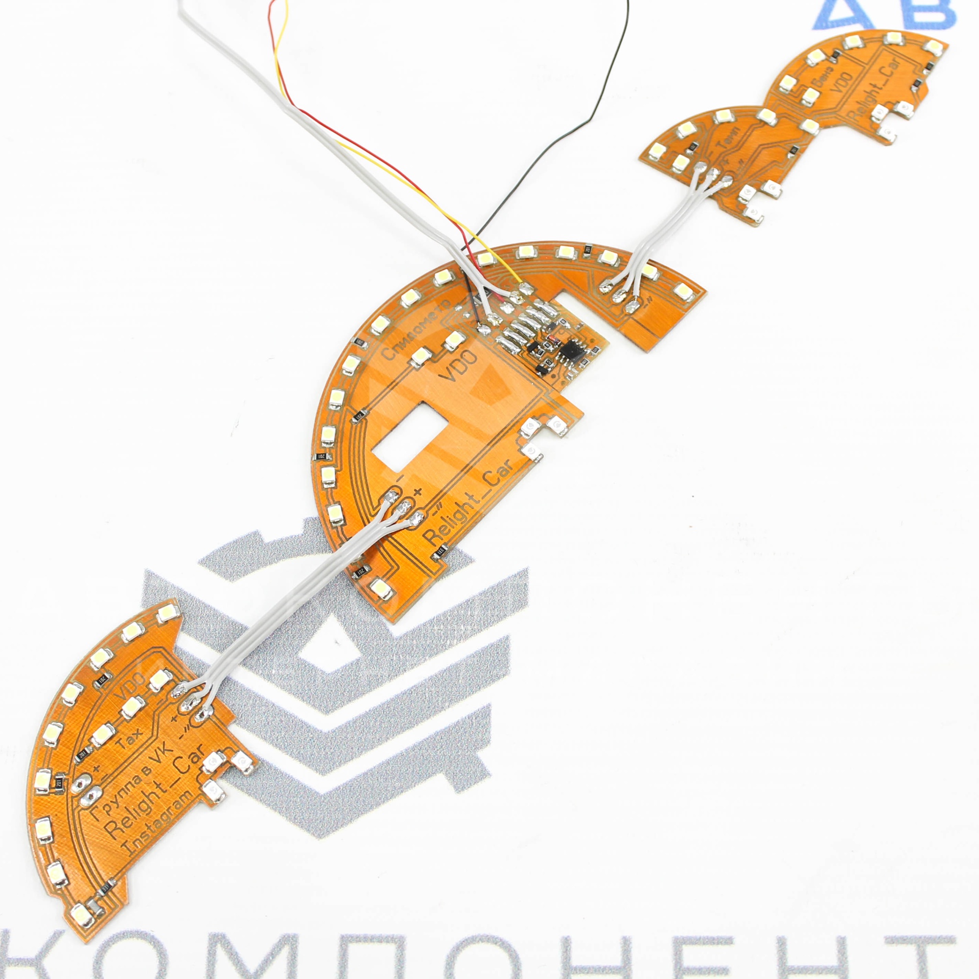 Светодиодная пересвеченная (красно-белая) плата VDO ВАЗ 2110 Евро, Приора, Калина (плавный розжиг)