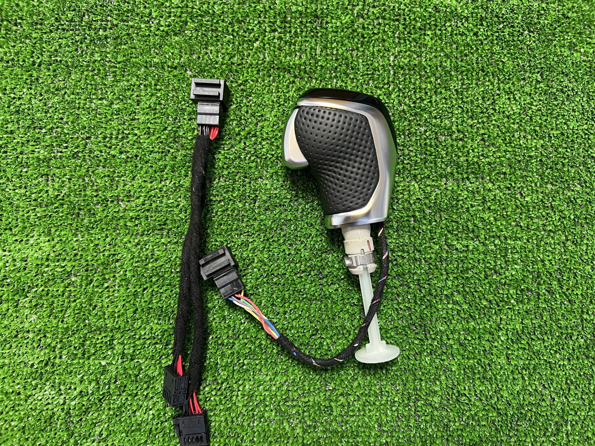 Ручка КПП c белой подсветкой (с перфорацией) Volkswagen, Skoda