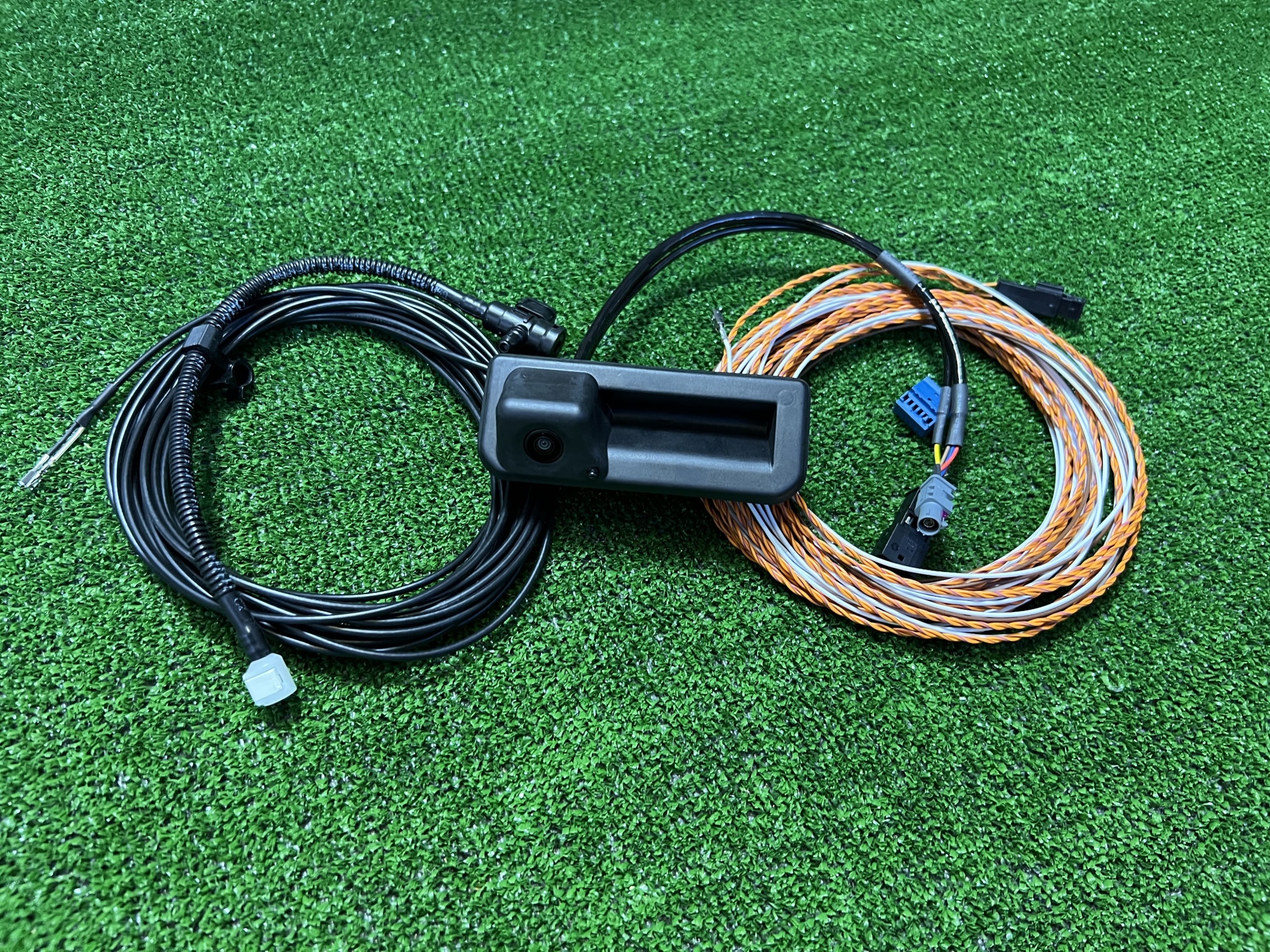 Камера заднего вида (с динамической разметкой) с омывателем Volkswagen Tiguan 2, Teramont