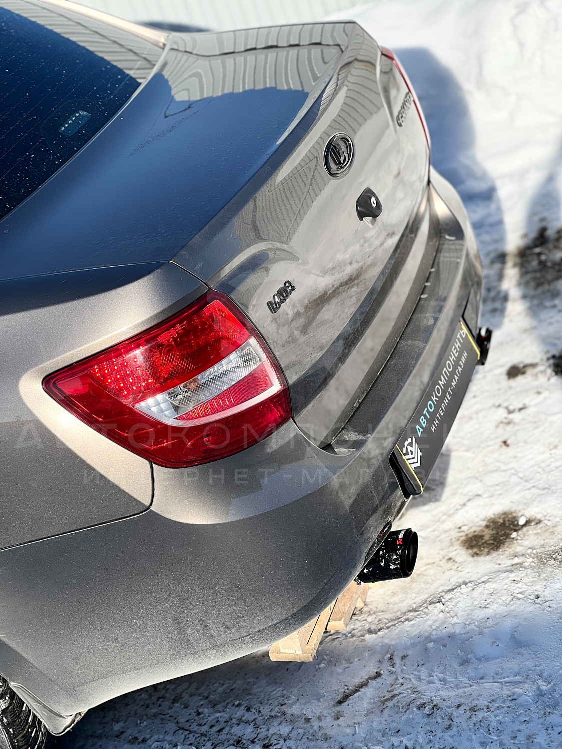 Насадка на глушитель AKRAPOVIC (открытого типа) 51-89мм (кованый карбон, черная)